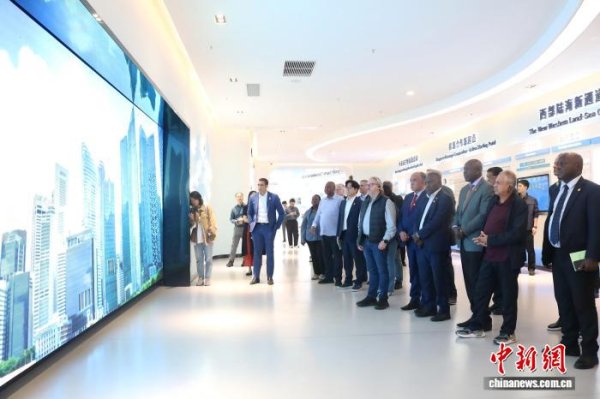 体育游戏app平台他正积极探问更多处所-云开体育app平台下载(官方)网站/网页版登录入口/手机版APP下载